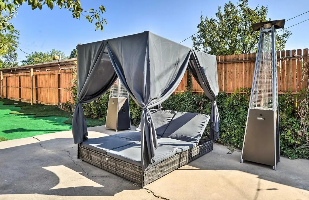 Stylish Albuquerque Home ~ 6 Miles To Downtown!-1